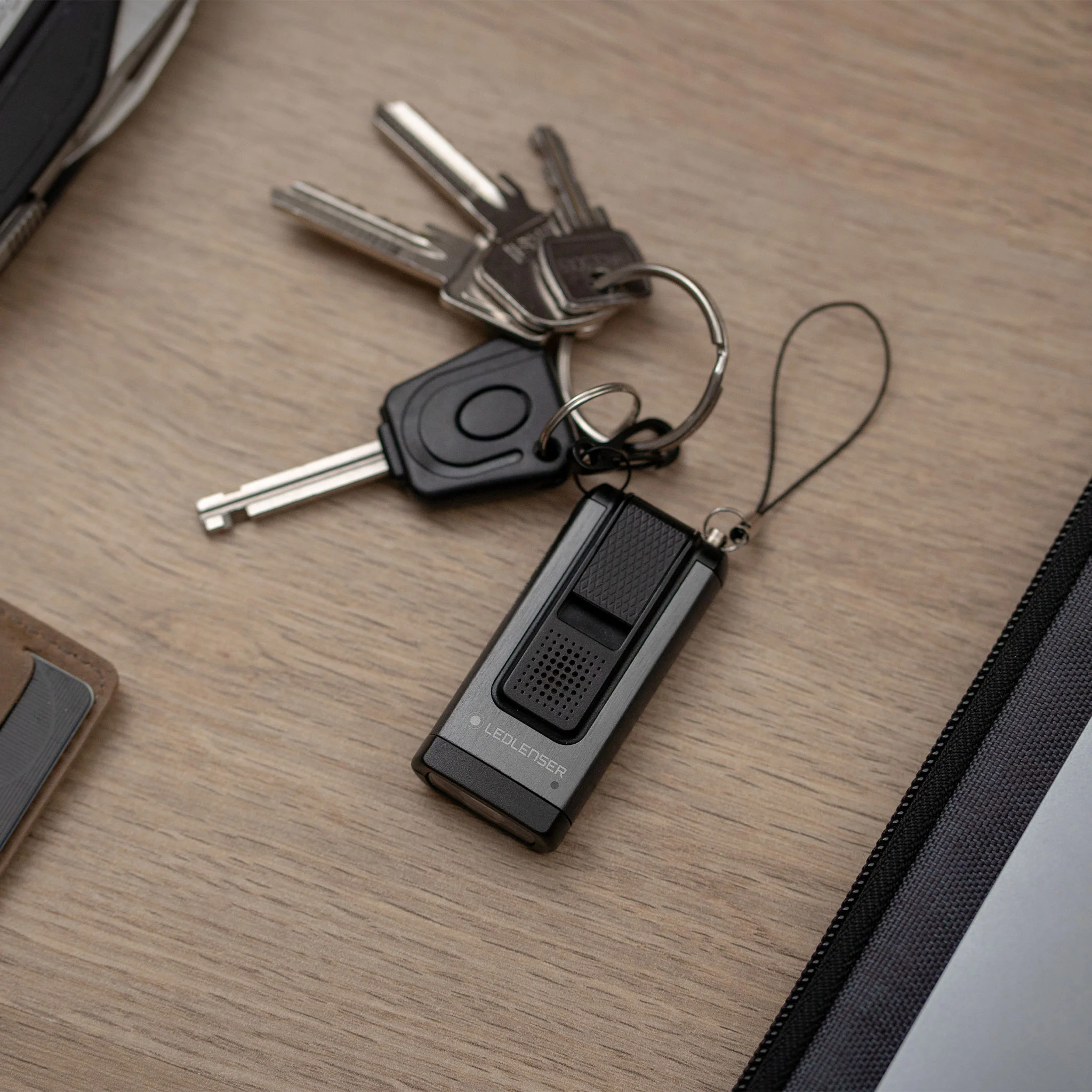 K6R Safety Keychain Light - Image 5