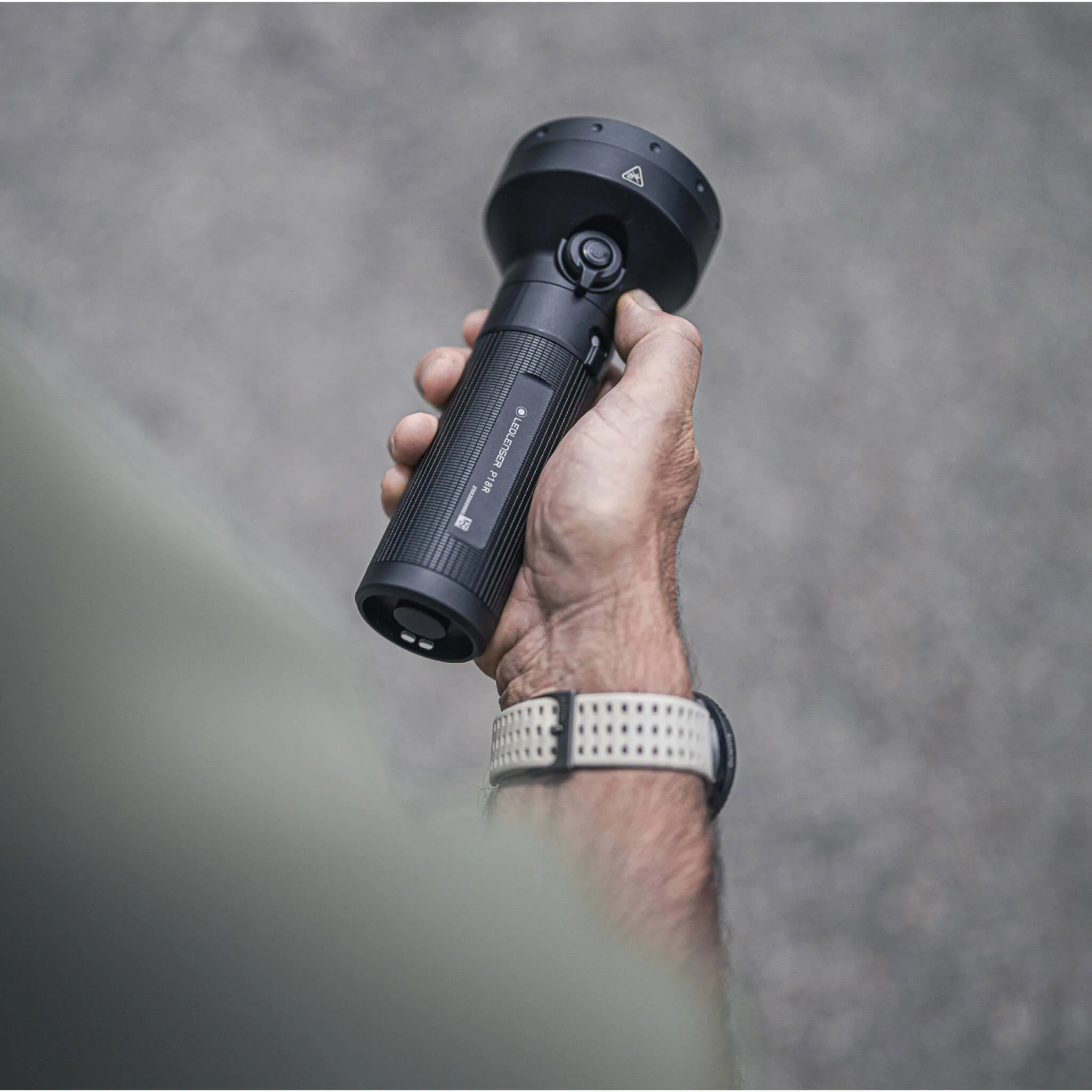 P18R Flashlight - Image 7