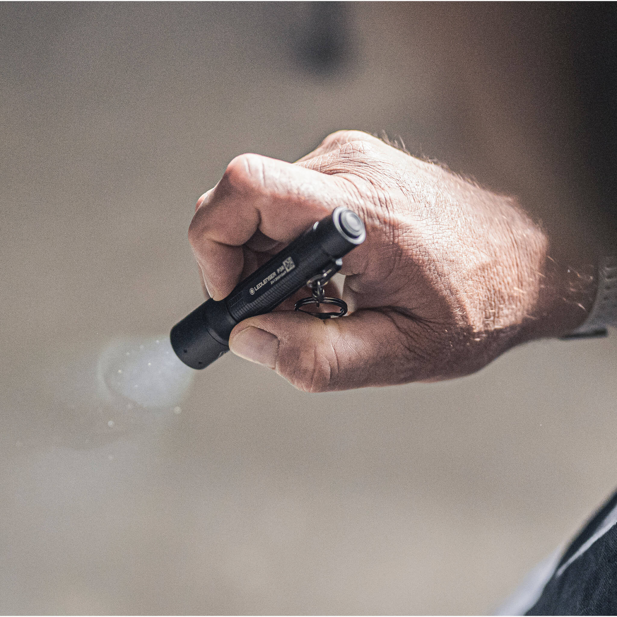 P3R Keychain Flashlight - Image 7