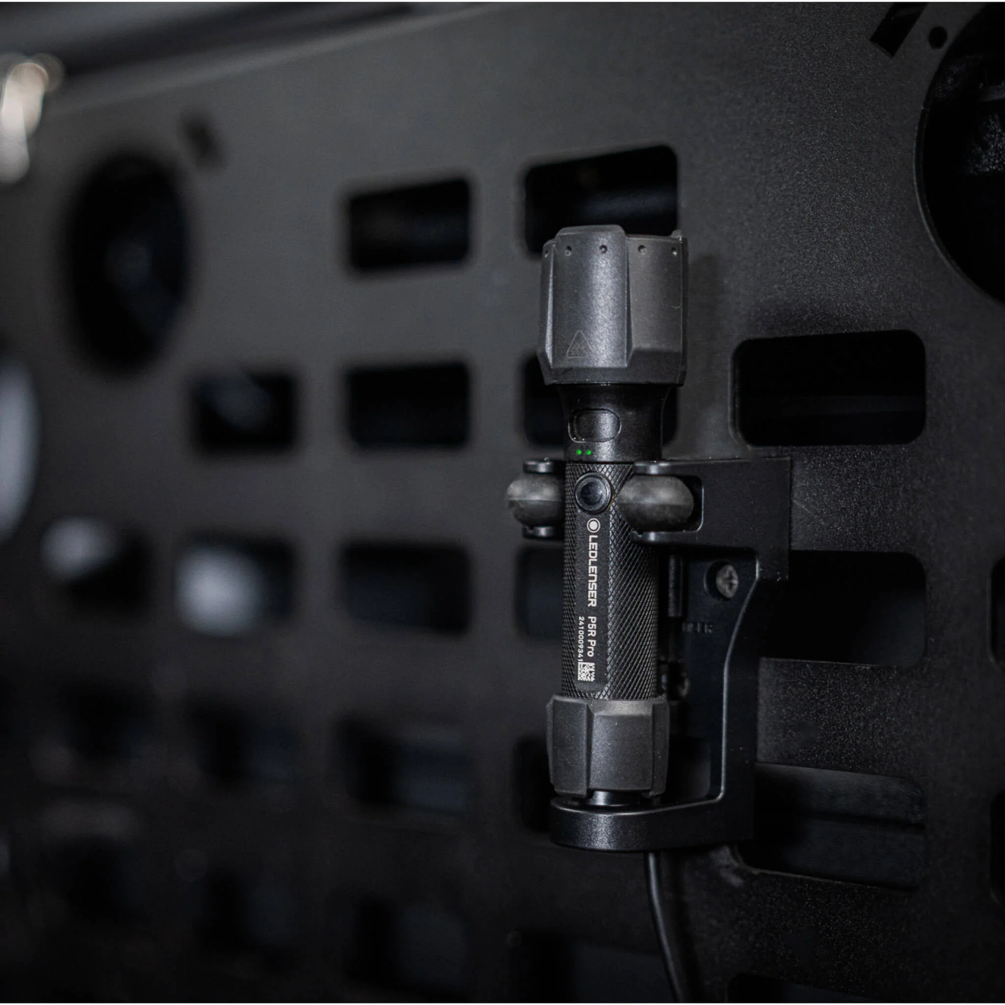 P5R Pro Flashlight - Image 8